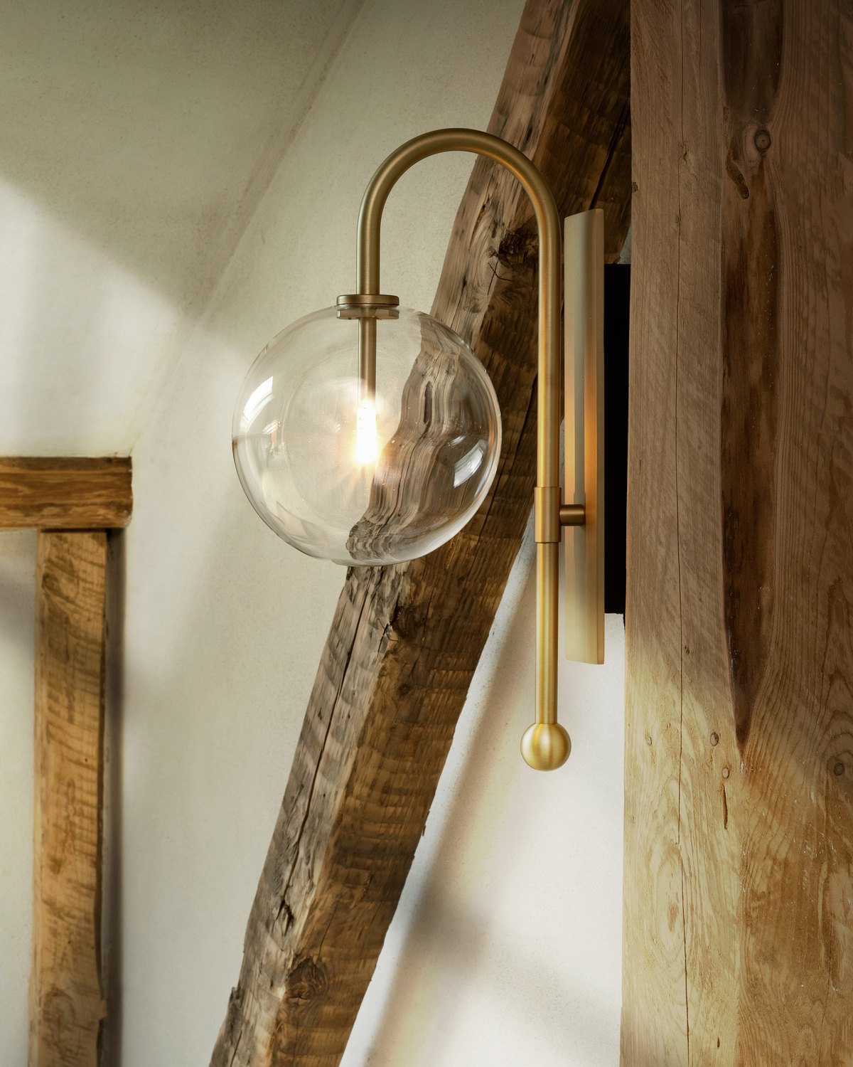 Naples wall light in solid brass and mouth-blown glass — SCHWUNG
