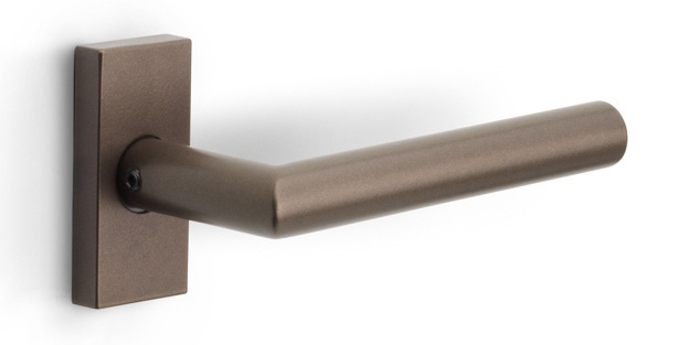 LB2-19Q32 - sprung lever handle on rose bronze