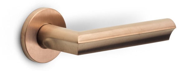 DR102-G - solid sprung door handle on rose PVD champagne