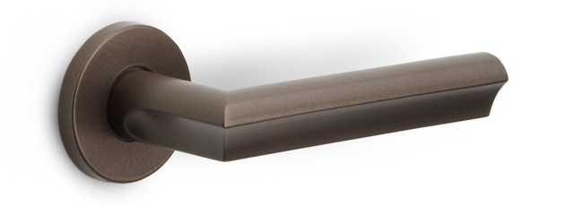 DR102-G - solid sprung door handle on rose PVD champagne